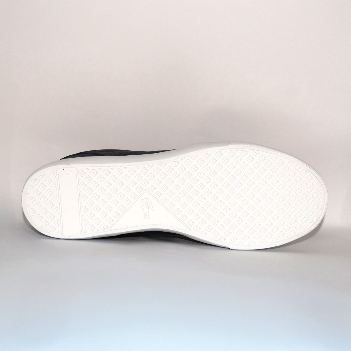 ZAPATILLAS URBANAS DE UN DISEÑO SENCILLO PERO CON ESTILO AZUL MARINO Y BASE BLANCA - Imagen 3