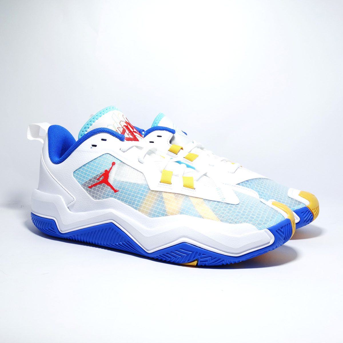 ZAPATILLAS PREMIUM DE BALONCESTO DE PERFIL BAJO EN BLANCO ROJO Y TONOS DORADOS - Imagen 2