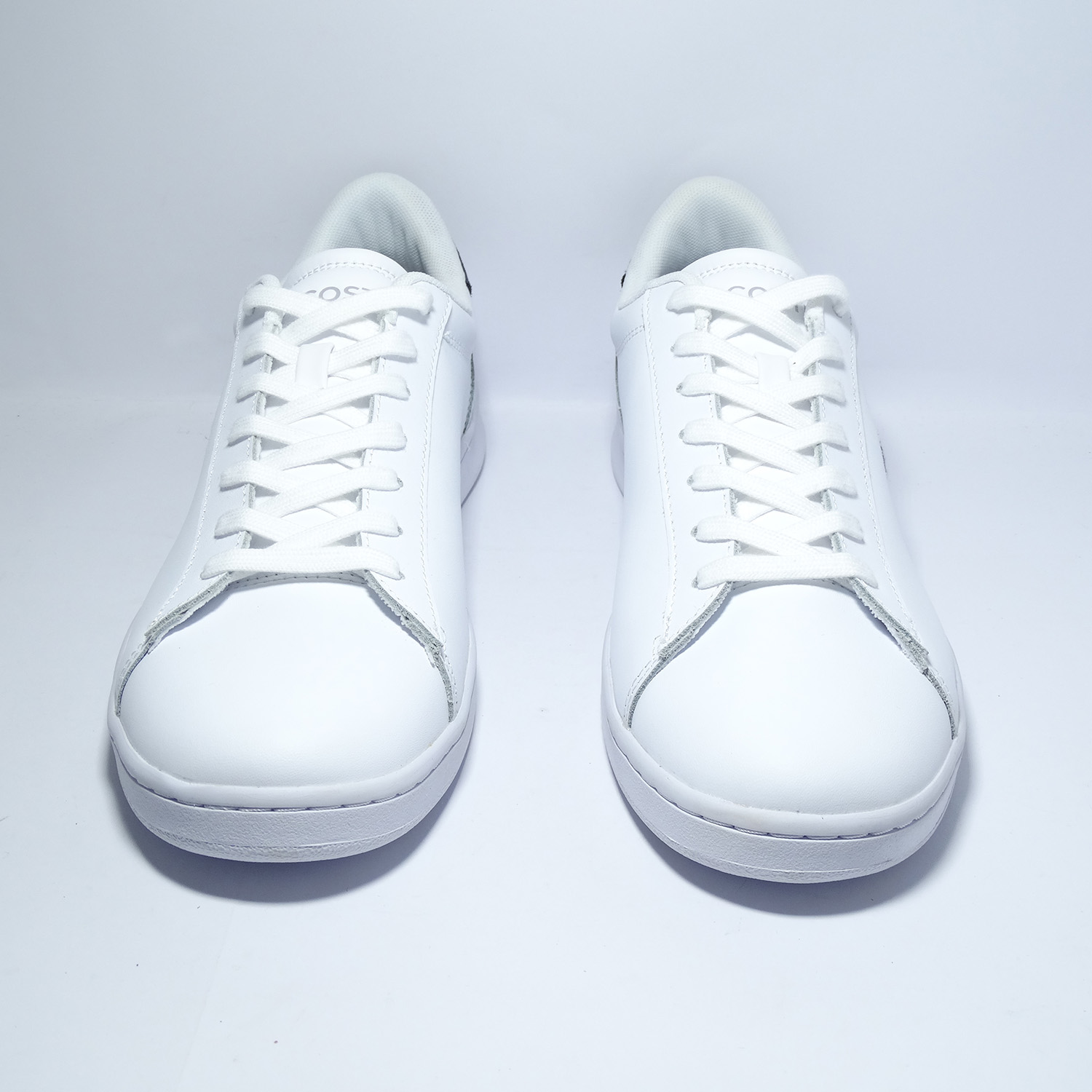 196224482576-1 ZAPATILLAS CLASICA DE CUERO BLANCO CON DETALLES AZUL - ROJO - Imagen 1