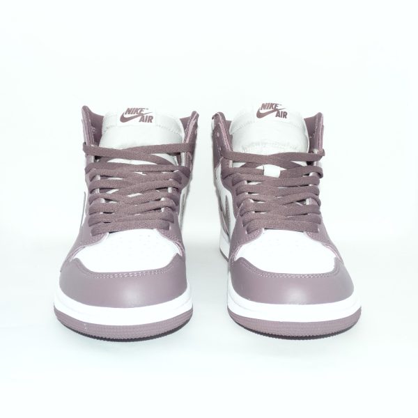 ZAPATILLAS CLASICAS ESTILO RETRO DE CAÑA ALTA EN BLANCO Y TONOS LILAS