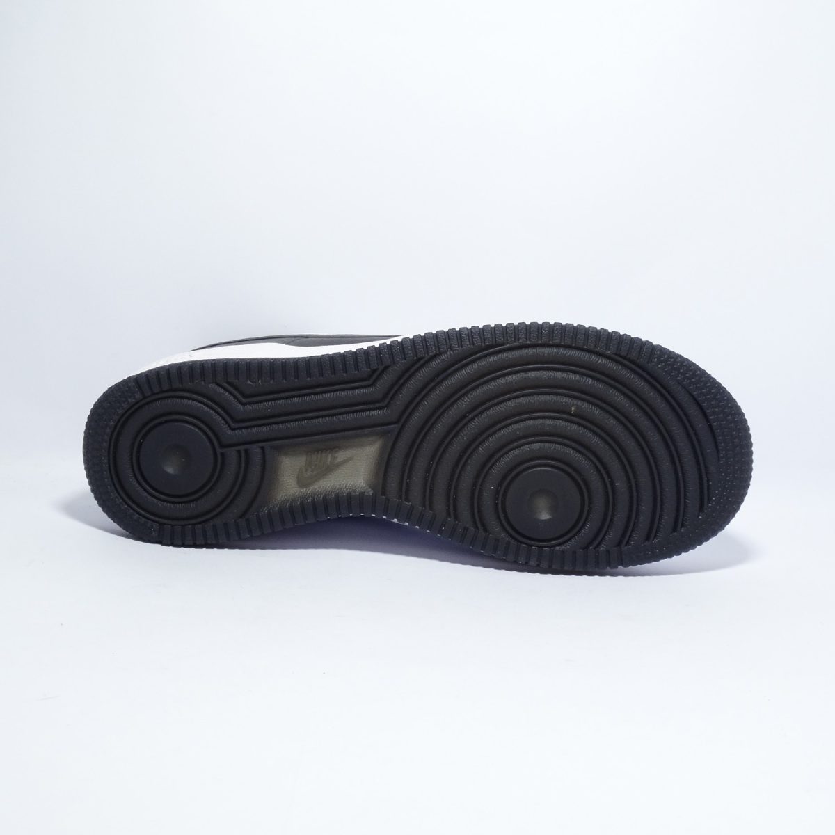 ZAPATILLA PREMIUM JUVENIL DE SILUETA CLASICA BLANCA CON DETALLES NEGROS - Imagen 3