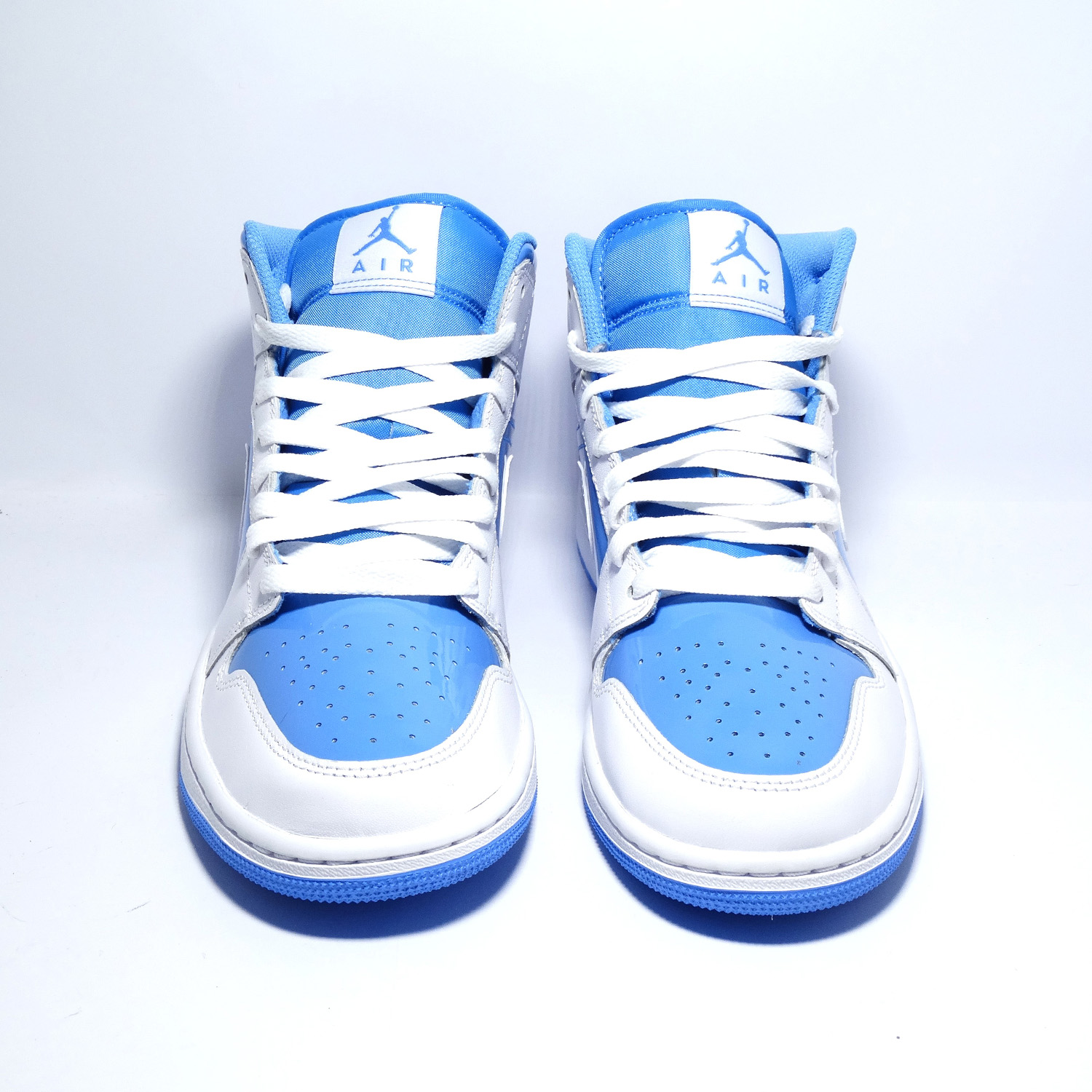 19760073909316-1 ZAPATILLAS PREMIUM URBANA DE CAÑA MEDIA EN BLANCO CON AZUL HIELO - Imagen 1