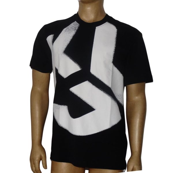 Polera Cuello Redondo Negra Logo Blanco Estilo Graffiti