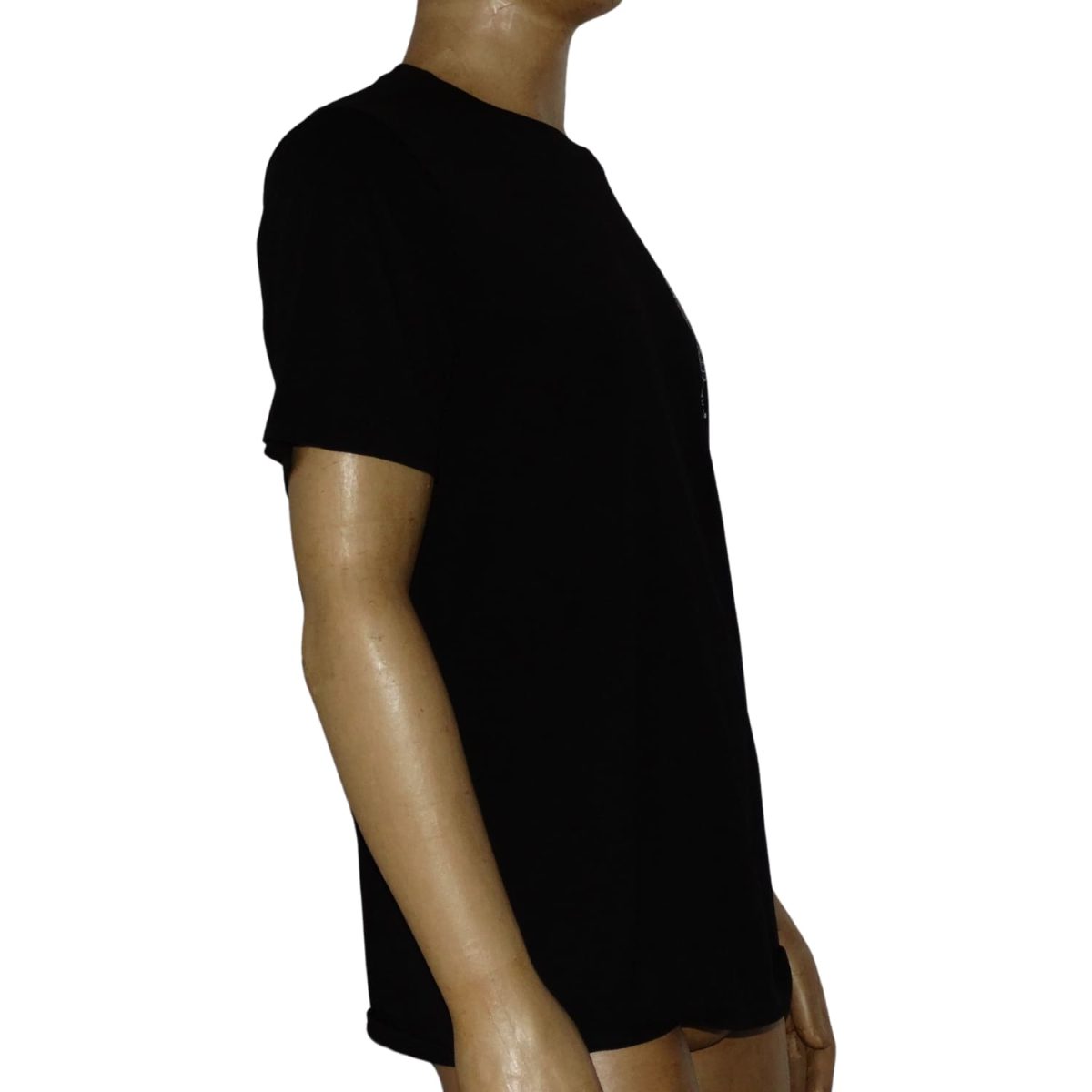 Polera Cuello Redondo Negra Con Logo Detalles Blancos - Imagen 2