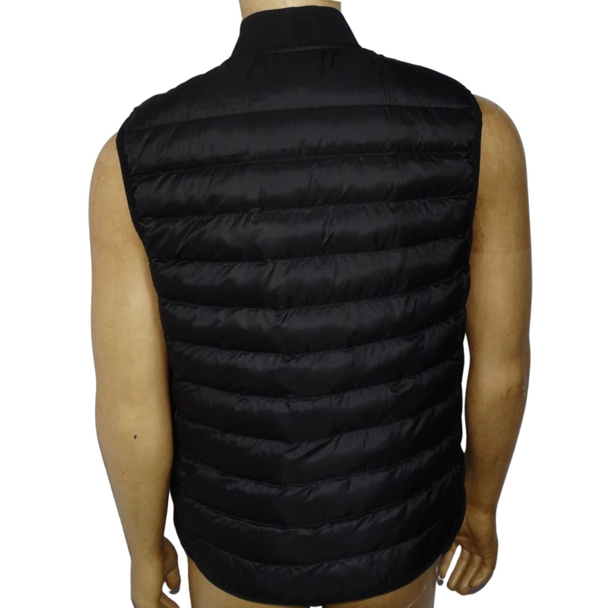 Chaqueta Negra Sin Mangas Acolchada - Imagen 3