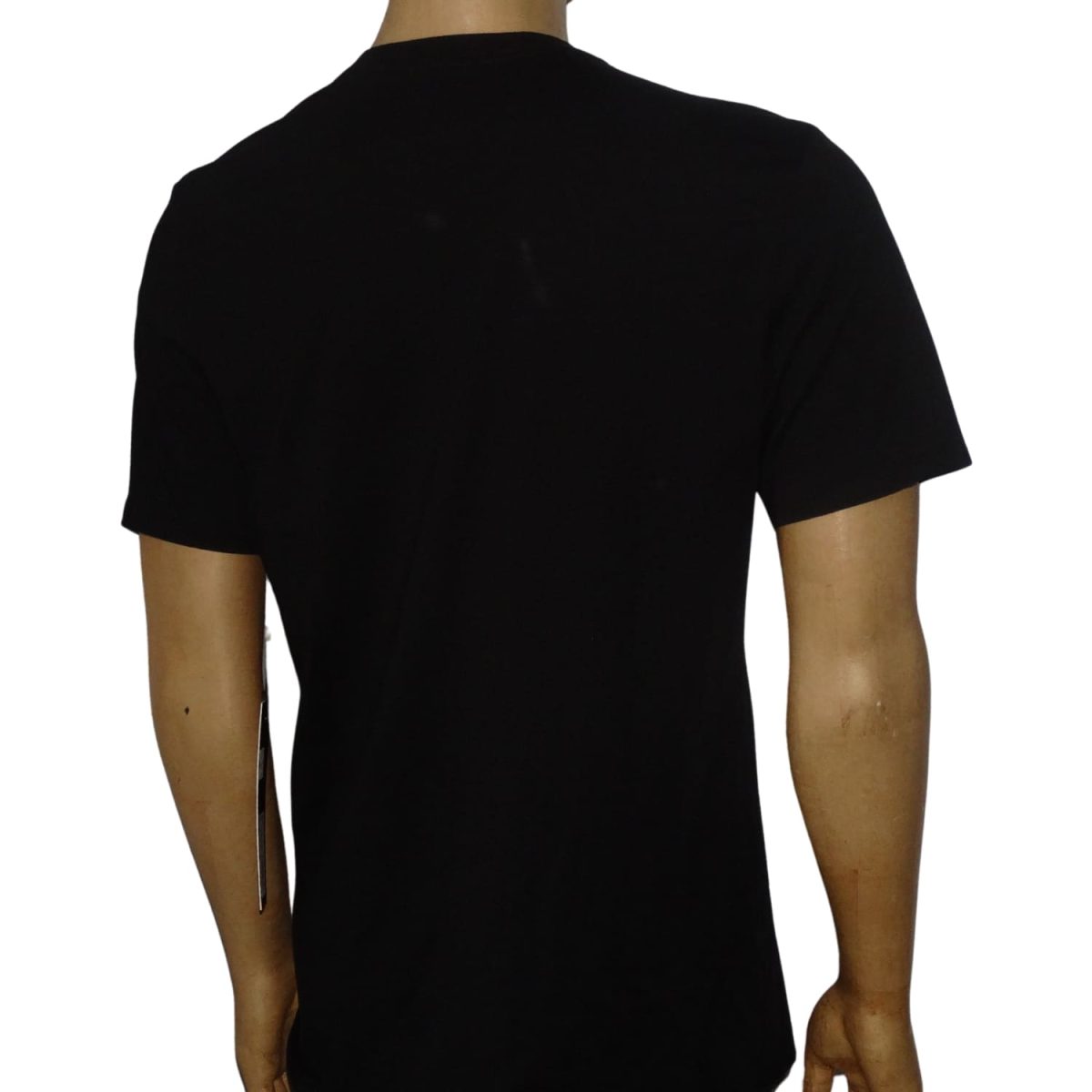 Polera Cuello Redondo Negra Logo Engomado - Imagen 3