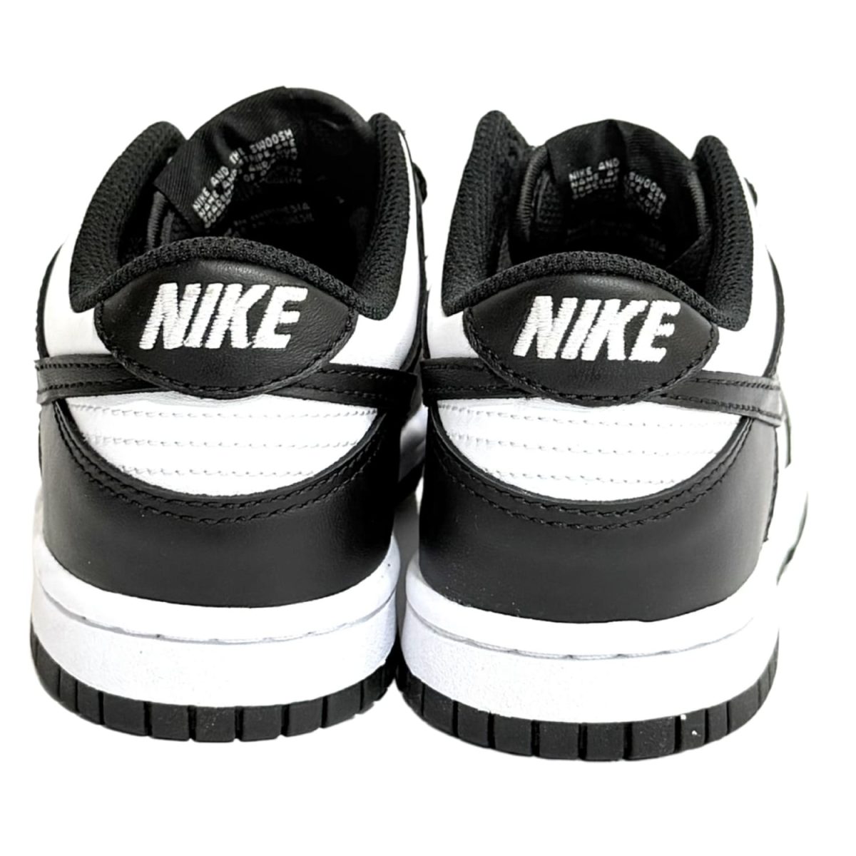 Zapatilla Clásica Blanca con Negro - Imagen 3