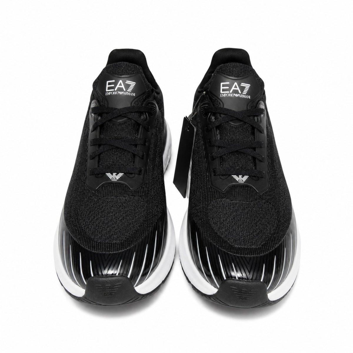 Zapatilla Deportiva Negra Con Detalles Blancos y Gris - Imagen 2