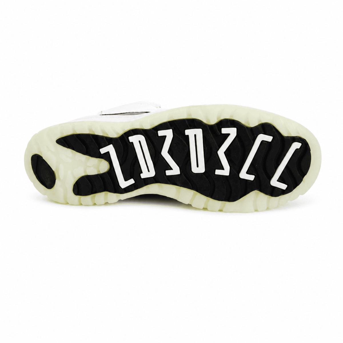 Zapatilla Retro Blanca y Negro Charol Con Media Caña - Imagen 6