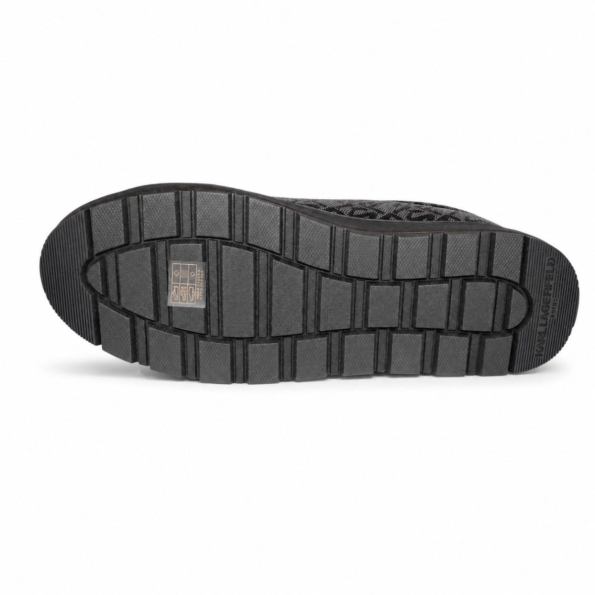 Zapatilla Gris Con Monograma Negro De Estilo Clásico - Imagen 6