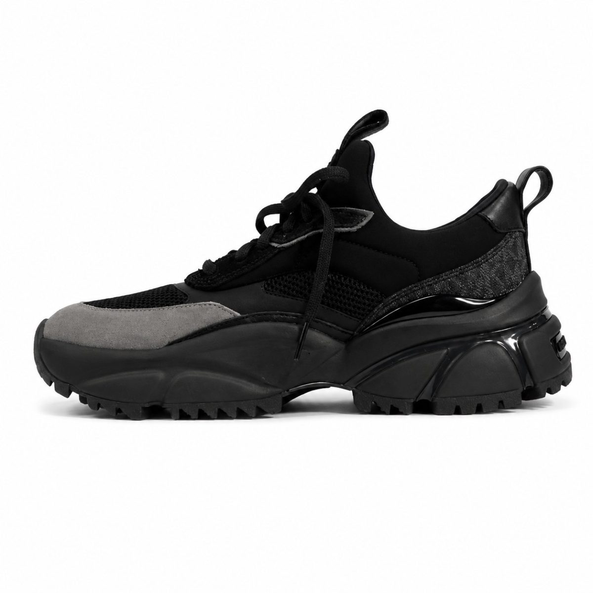 Zapatilla Exclusiva Negra Con Detalle De Gamuza Gris - Imagen 5