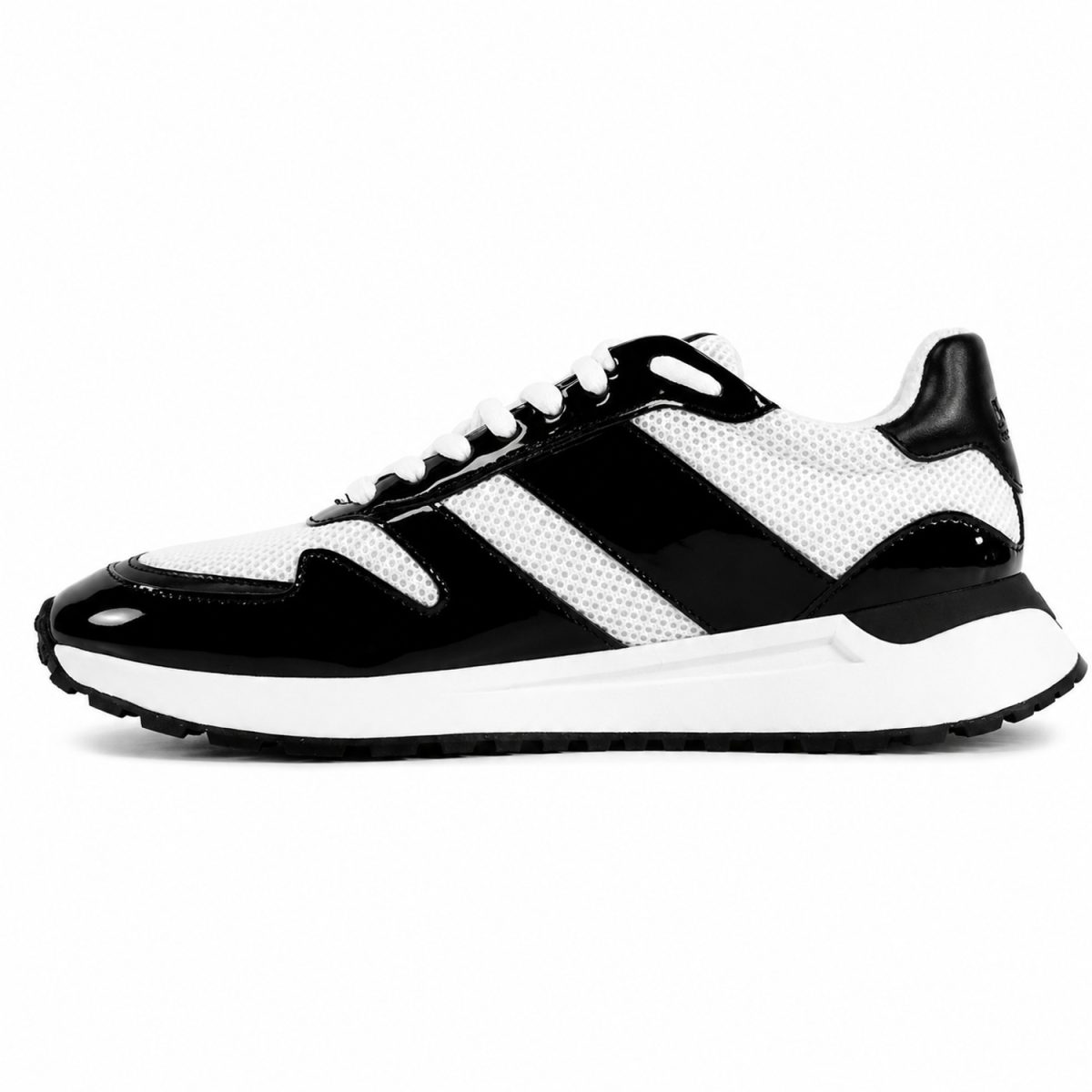 Zapatilla Deportiva Blanca Y Negro Con Detalles En Charol - Imagen 5