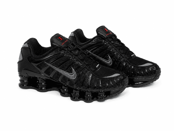Zapatilla Total Black De Malla Con Aire En La Suela