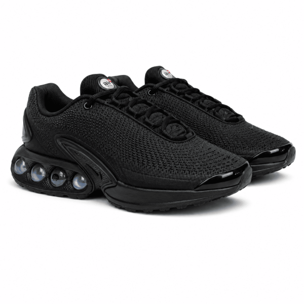 Zapatilla Negra Con Aire y Relieves