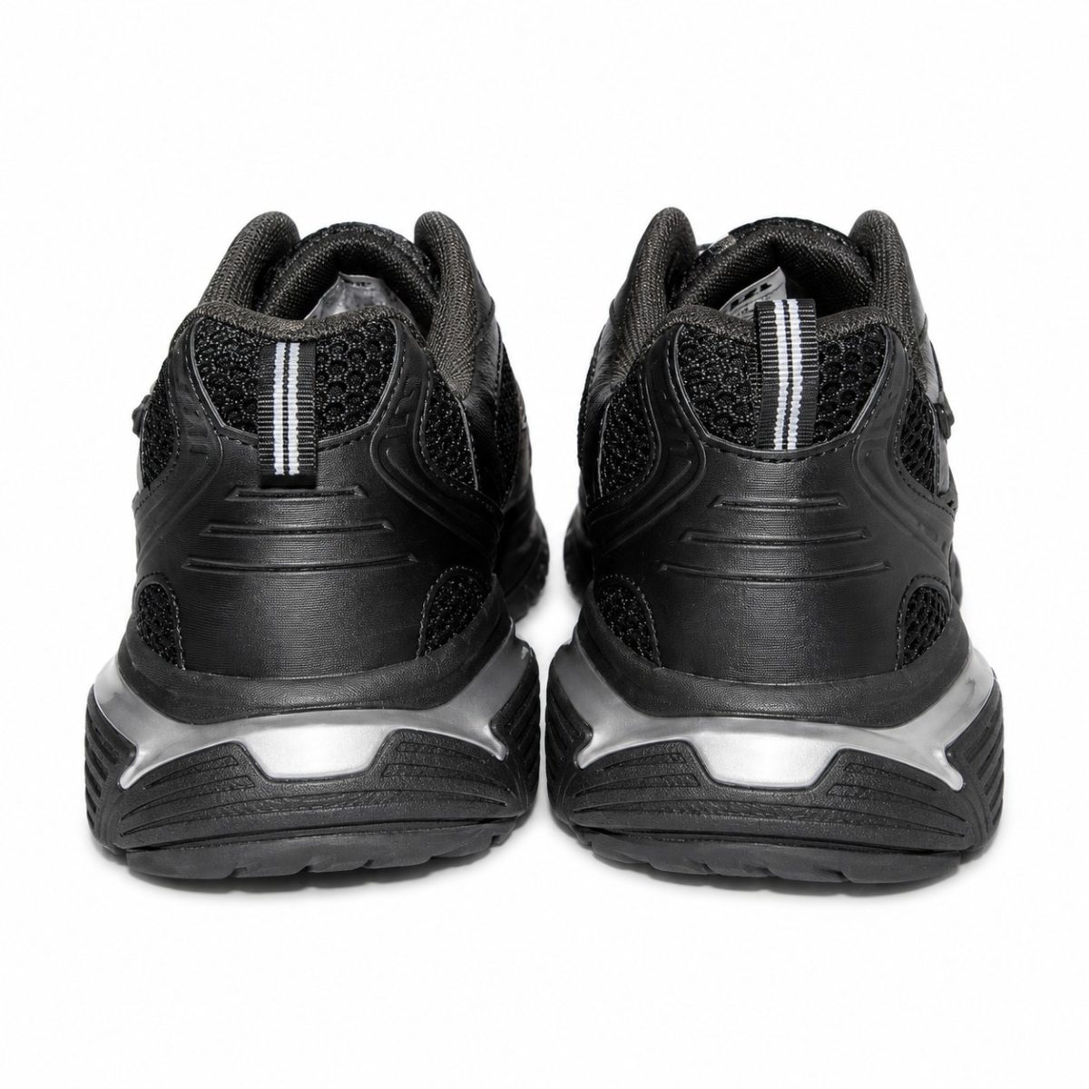 Zapatilla Deportiva Negra Con Detalle Gris Metálico - Imagen 4