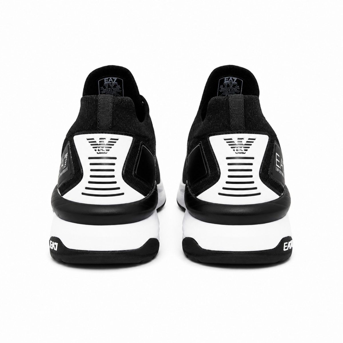 Zapatilla Deportiva Negra Con Detalles Blancos y Gris - Imagen 4