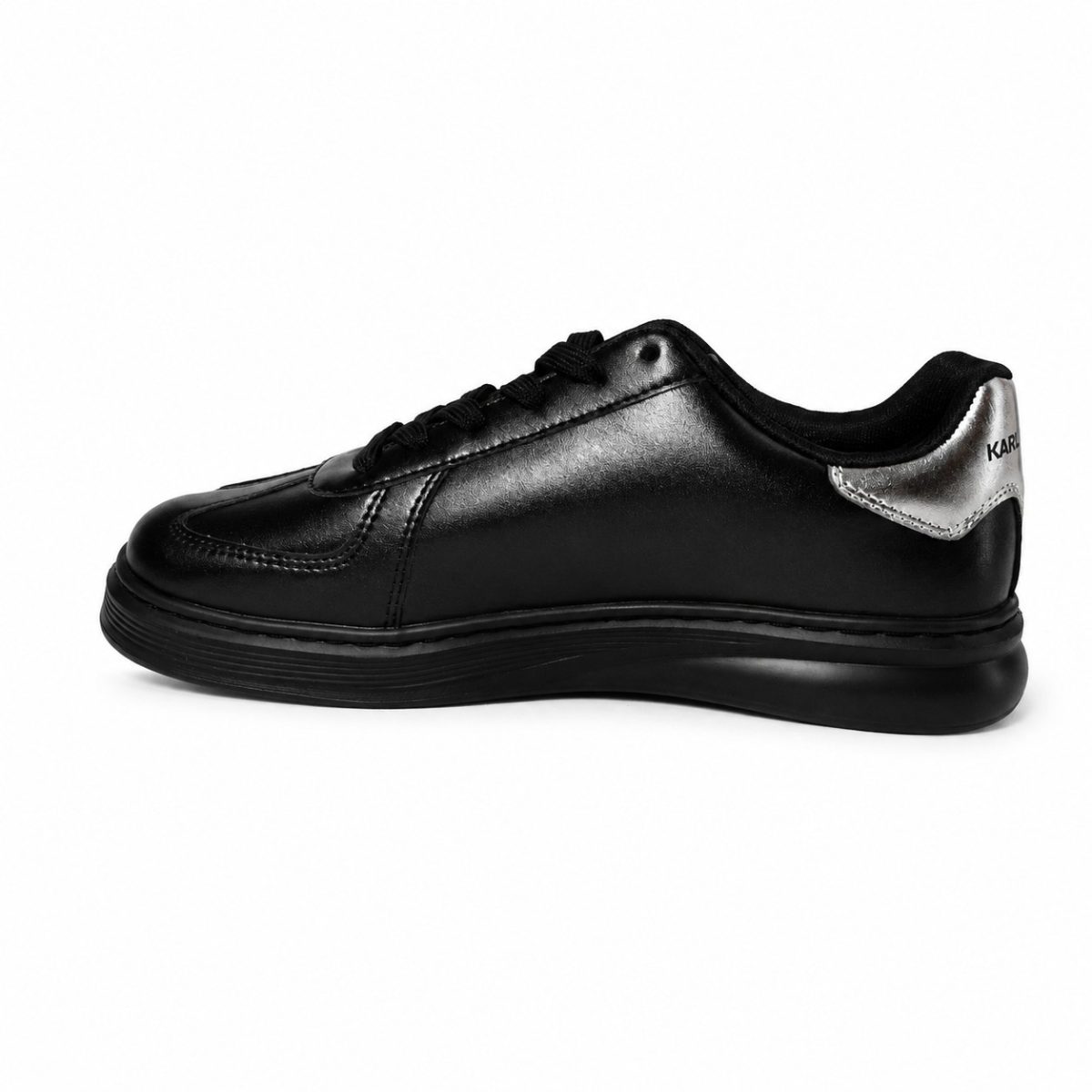 Zapatilla Casual Negra Con Detalles Plateados Y Logo Lateral - Imagen 5
