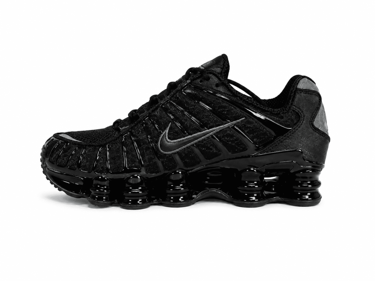 Zapatilla Total Black De Malla Con Aire En La Suela - Imagen 4