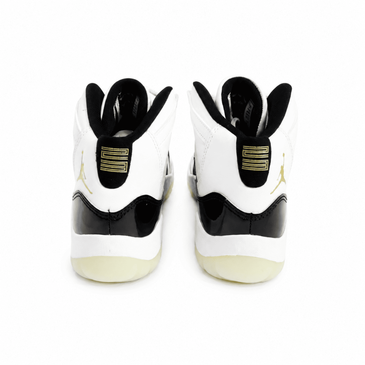 Zapatilla Retro Blanca y Negro Charol Con Media Caña - Imagen 4