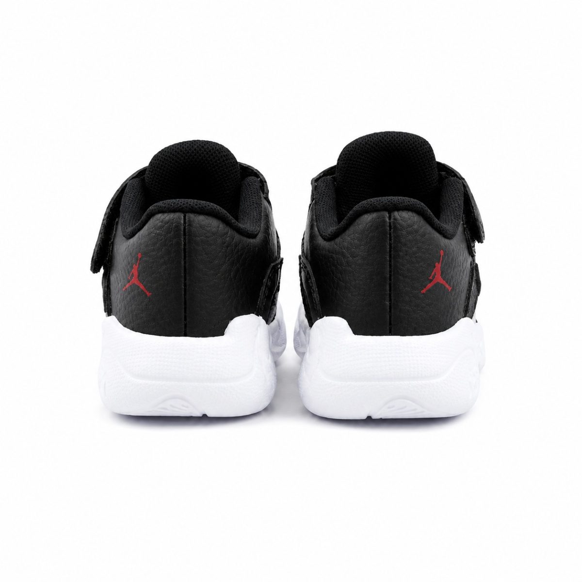 Zapatilla Deportiva Negra Con Detalles En Charol - Imagen 4