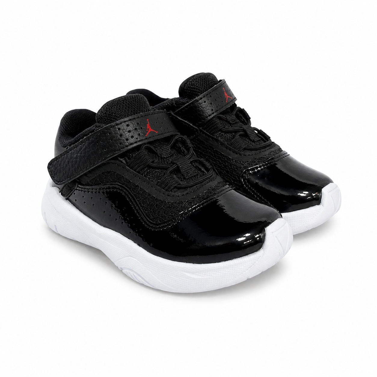Jordan 11 SMFT Negra Talla 22 Zapatilla Deportiva Negra - Blanca Con Detalles En Charol - Imagen 1