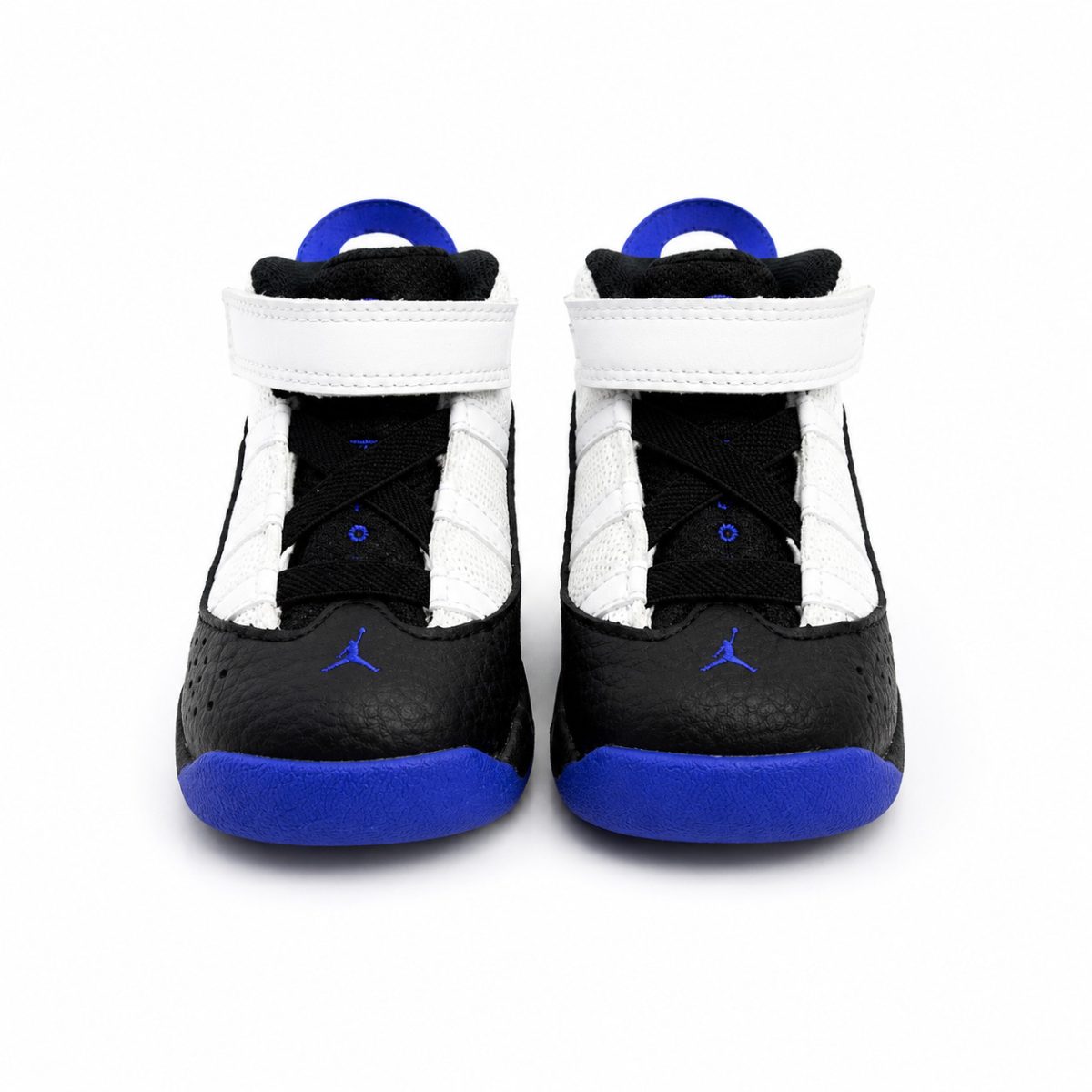 Zapatilla Deportiva Blanca Con Detalles Azul y Negro De Media Caña - Imagen 2