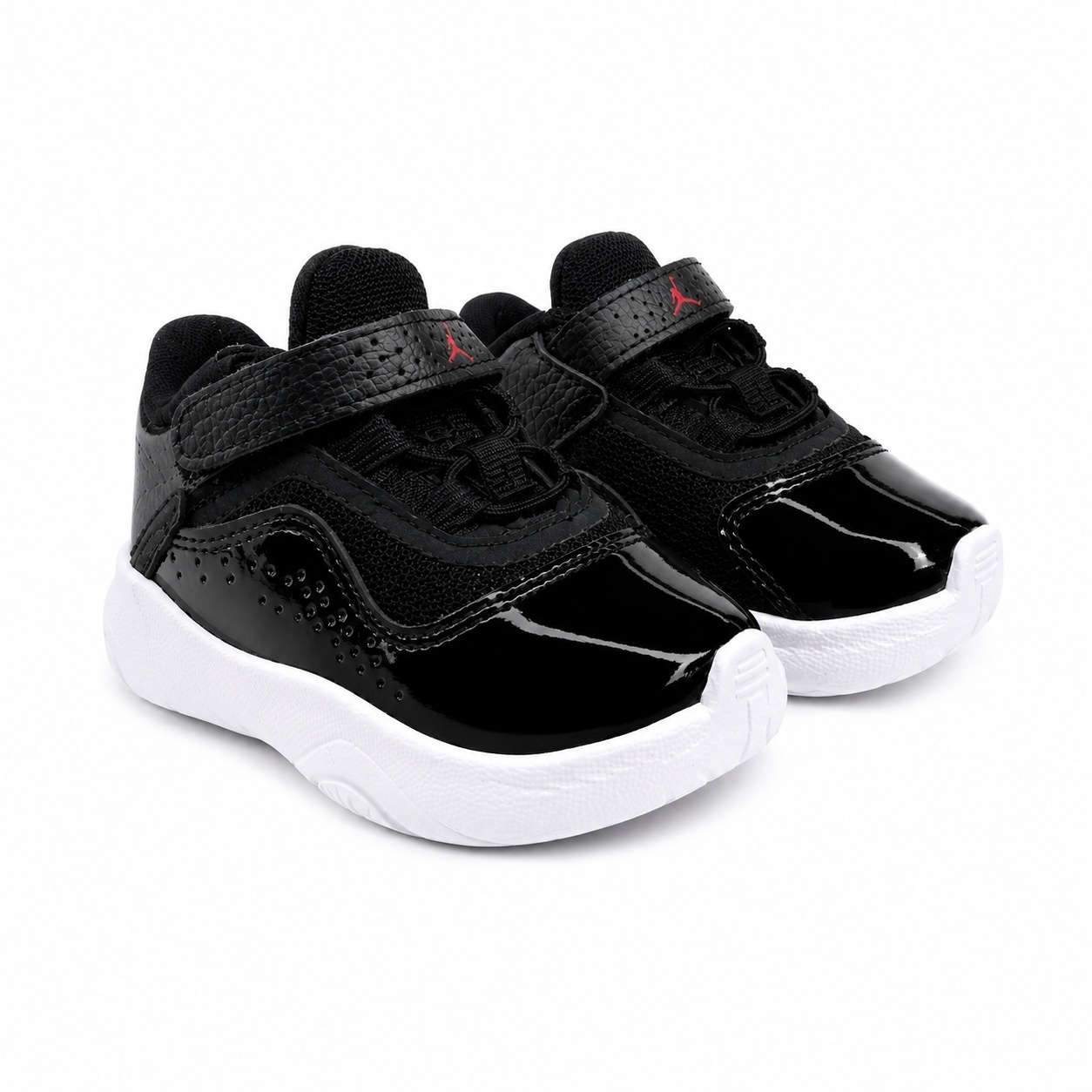 Jordan_11_CMF_Talla_19.5_300KB Zapatilla Deportiva Negra Con Detalles En Charol - Imagen 1