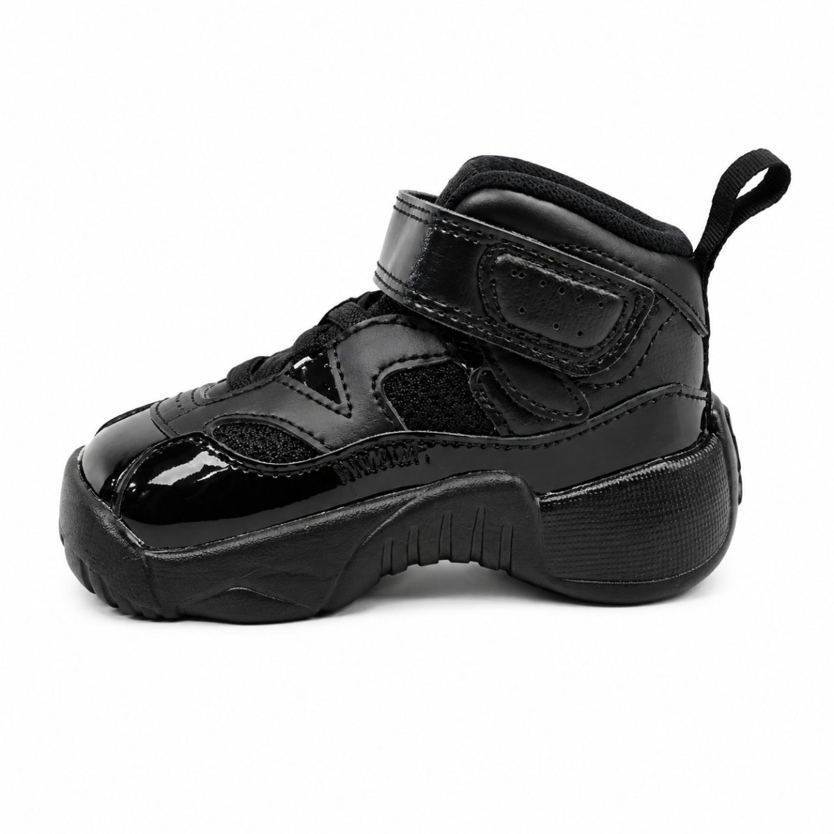 Zapatilla Deportiva Negra Con Detalles En Charol De Media Caña - Imagen 5