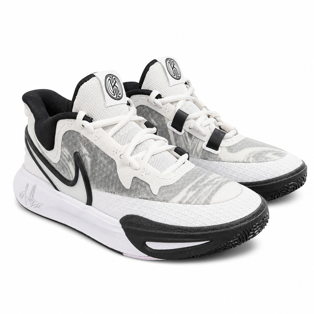 Kyrie 8 GO (GS) Talla 35.5 Zapatilla Deportiva Blanca Con Detalles Gris y Negro - Imagen 1