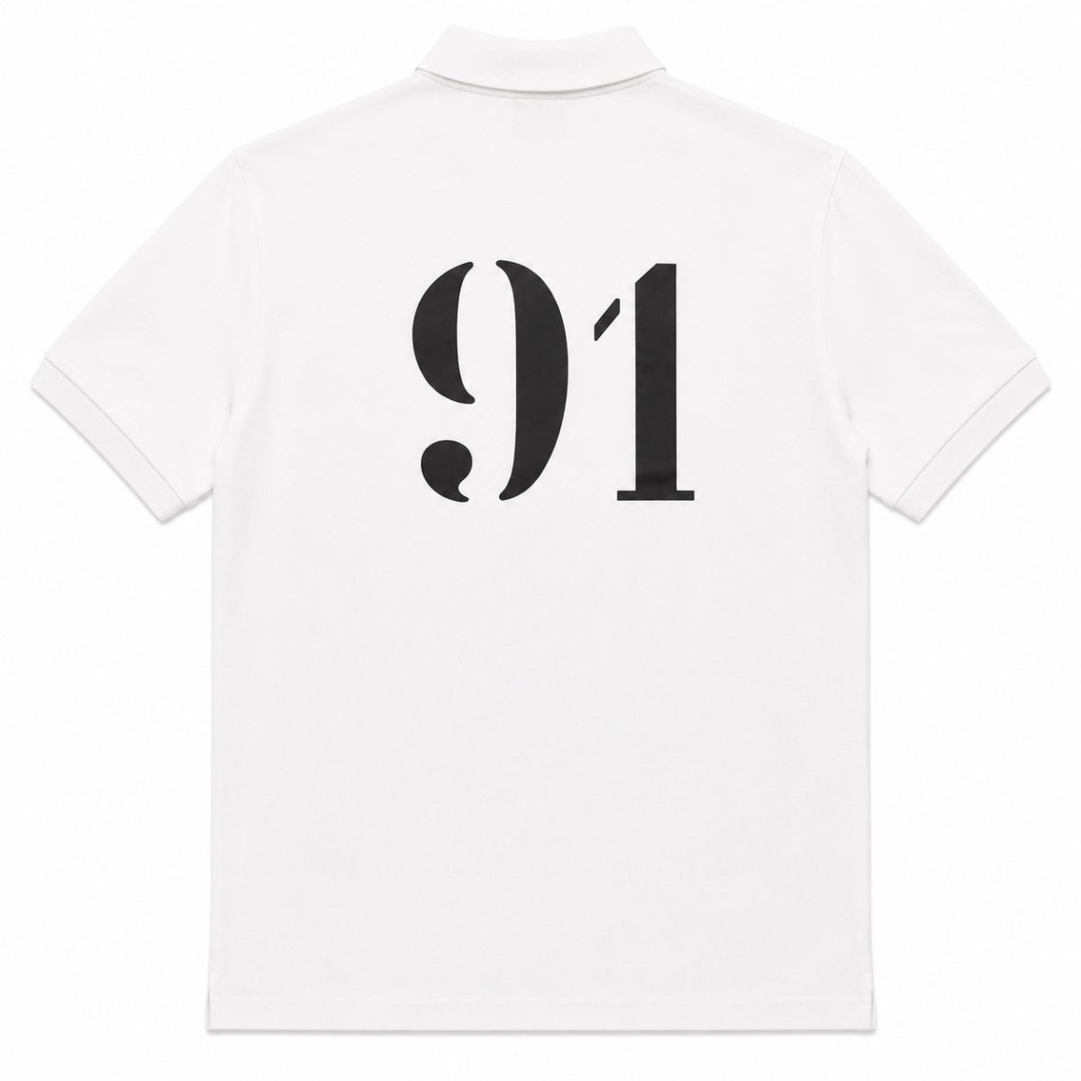 Polera Blanca Con Cuello - Botones - Logotipo Frontal Y 91 En Espalda - Imagen 2