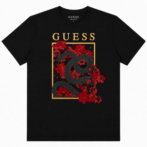 Polera Negra Con Estampado Frontal De Flores Rojas Y Serpiente