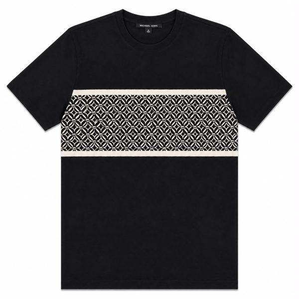 Polera Negra Con Franja Horizontal de Monograma