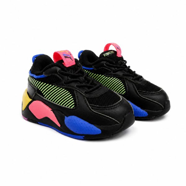 Zapatilla Deportiva Negra Con Detalles En Colores