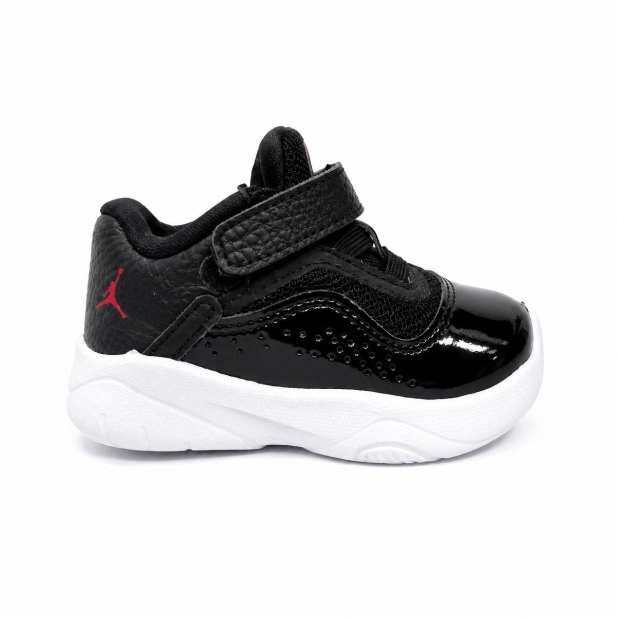 Zapatilla Deportiva Negra Con Detalles En Charol - Imagen 3
