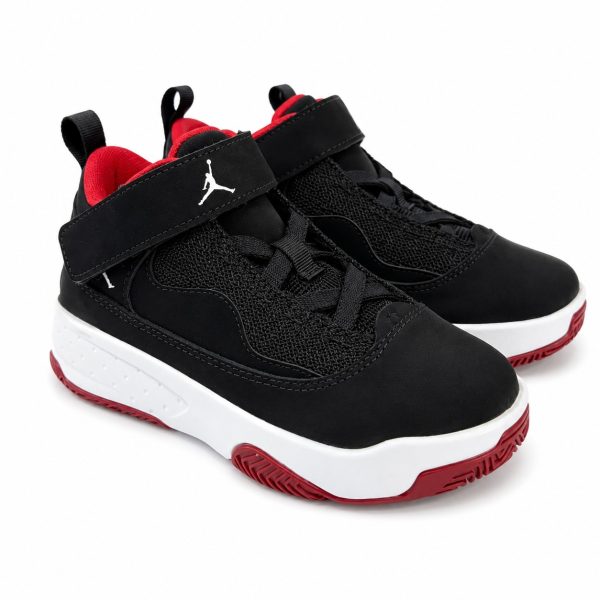 Zapatilla Deportiva Negra Con Detalles Rojos y Suela Blanca De Media Caña