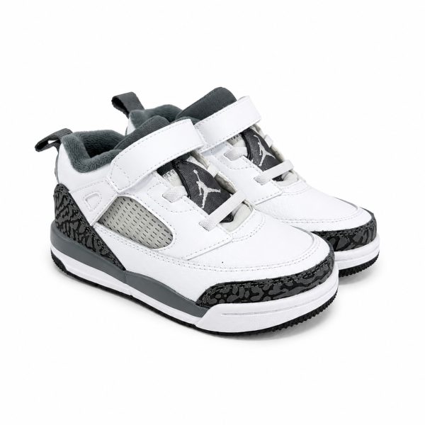 Zapatilla Deportiva Blanca Con Detalles Negros y Gris De Media Caña